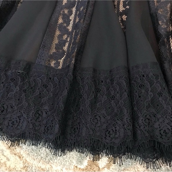 Ann Taylor LOFT Black Lace Flared Skirt Size 10P Lining Beige Godet - Picture 5 of 8